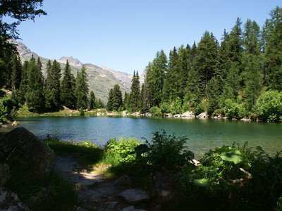 Lago di montagna Cavloc romantico
